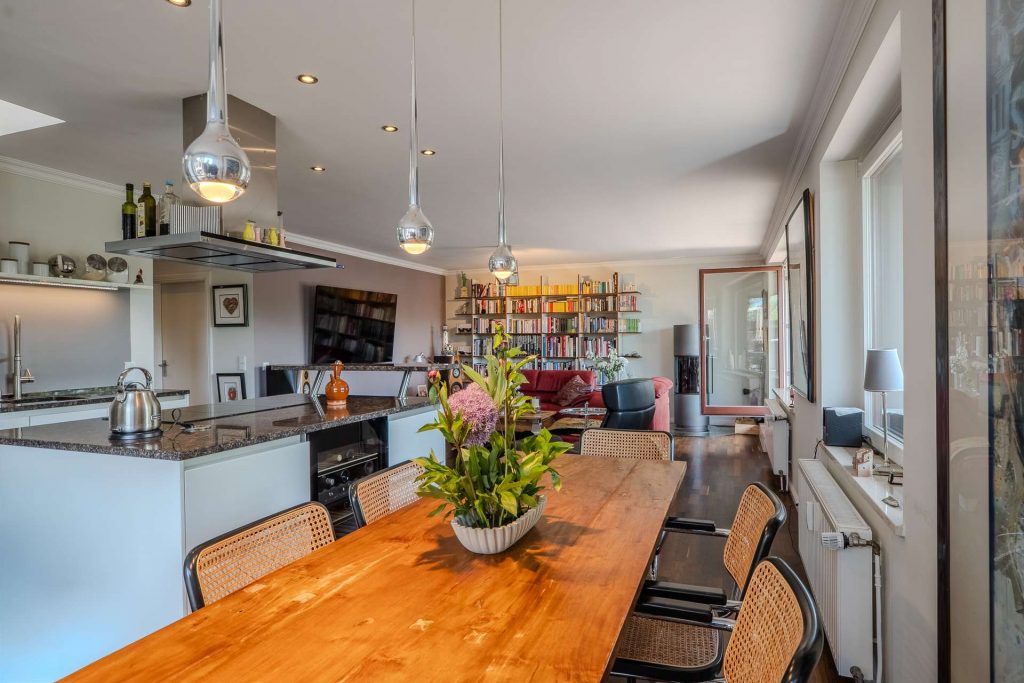 Traumhafte Penthouse Wohnung im ruhigen Rissen – 270 Grad Dachterasse