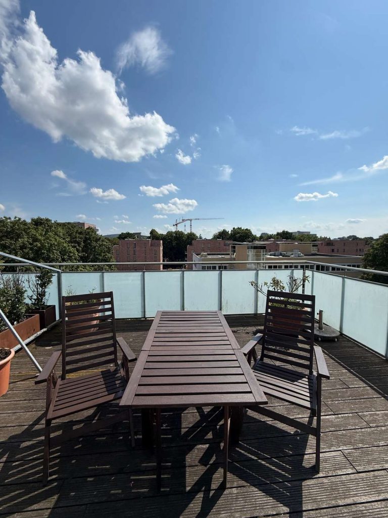 Über den Dächern Hamburgs – Exklusives Wohnen mit Südterrasse, Wintergarten und Weitblick